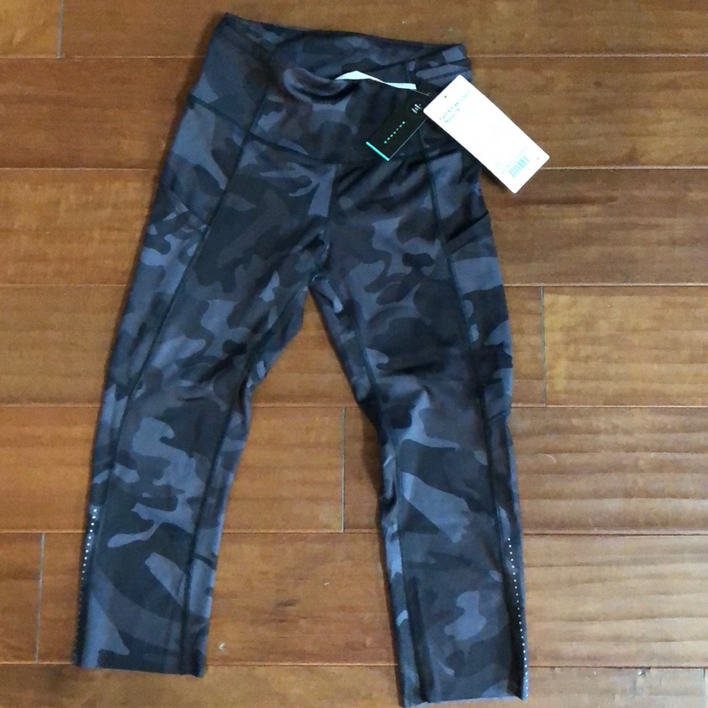 NWT lululemon fast & free crop, nulux 19.